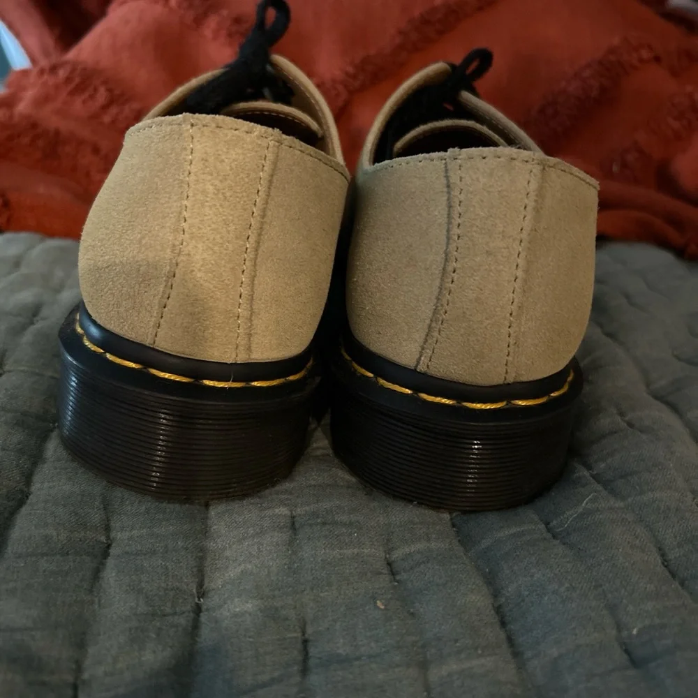 Dr. Martens Tan and Black Oxfords Classic Style - Picture 2 of 3